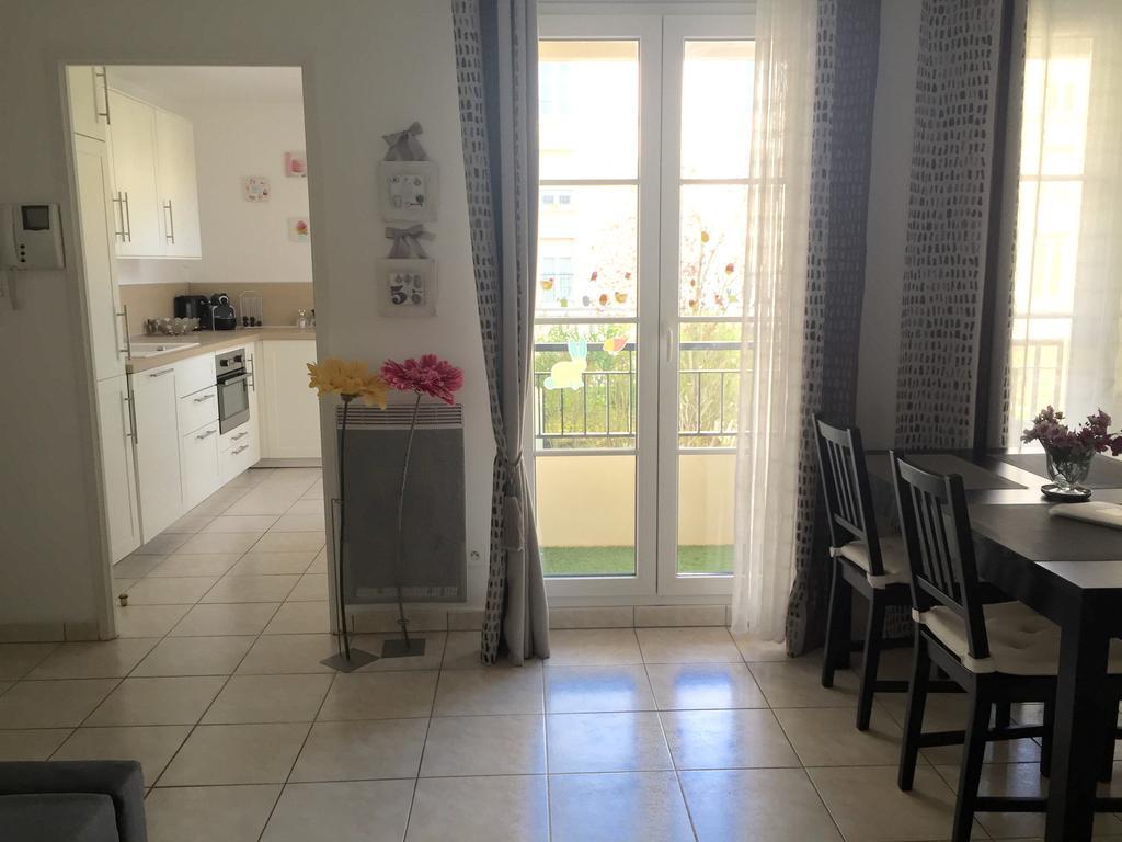 Julie'S Apartment Disneyland Серри Экстерьер фото