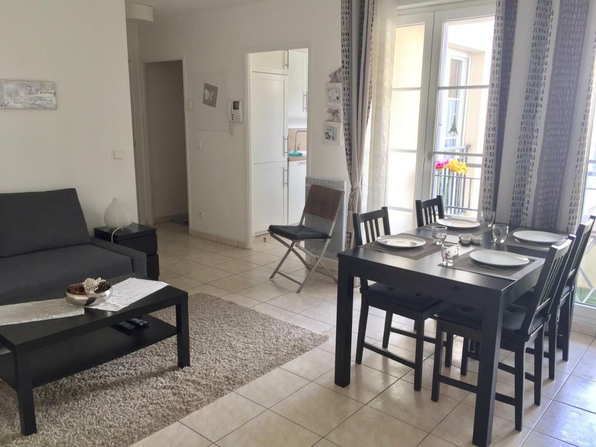 Julie'S Apartment Disneyland Серри Экстерьер фото