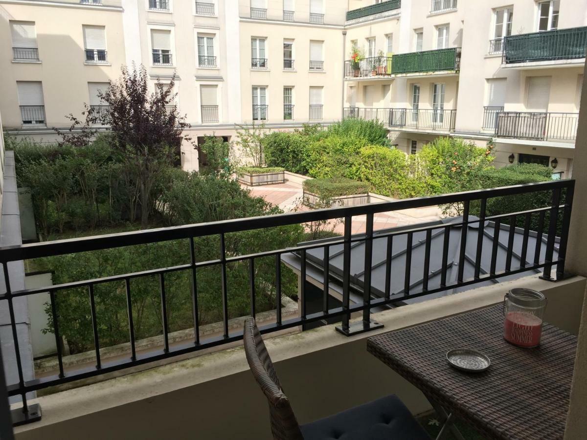 Julie'S Apartment Disneyland Серри Экстерьер фото